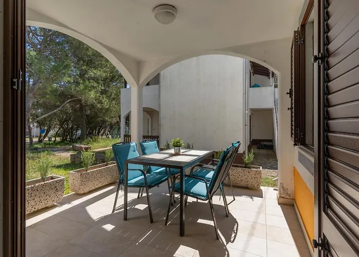 Apartments Lopari