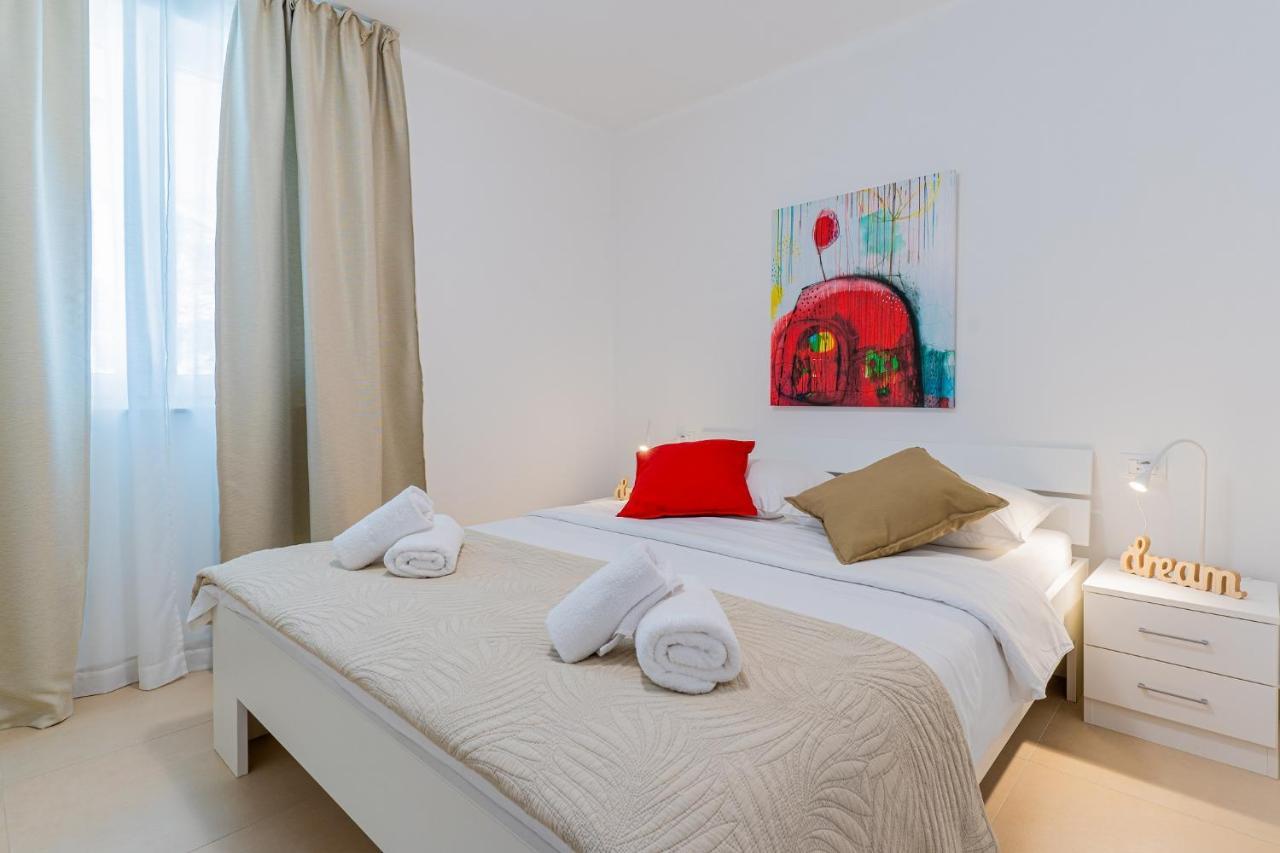 Lopari Apartment