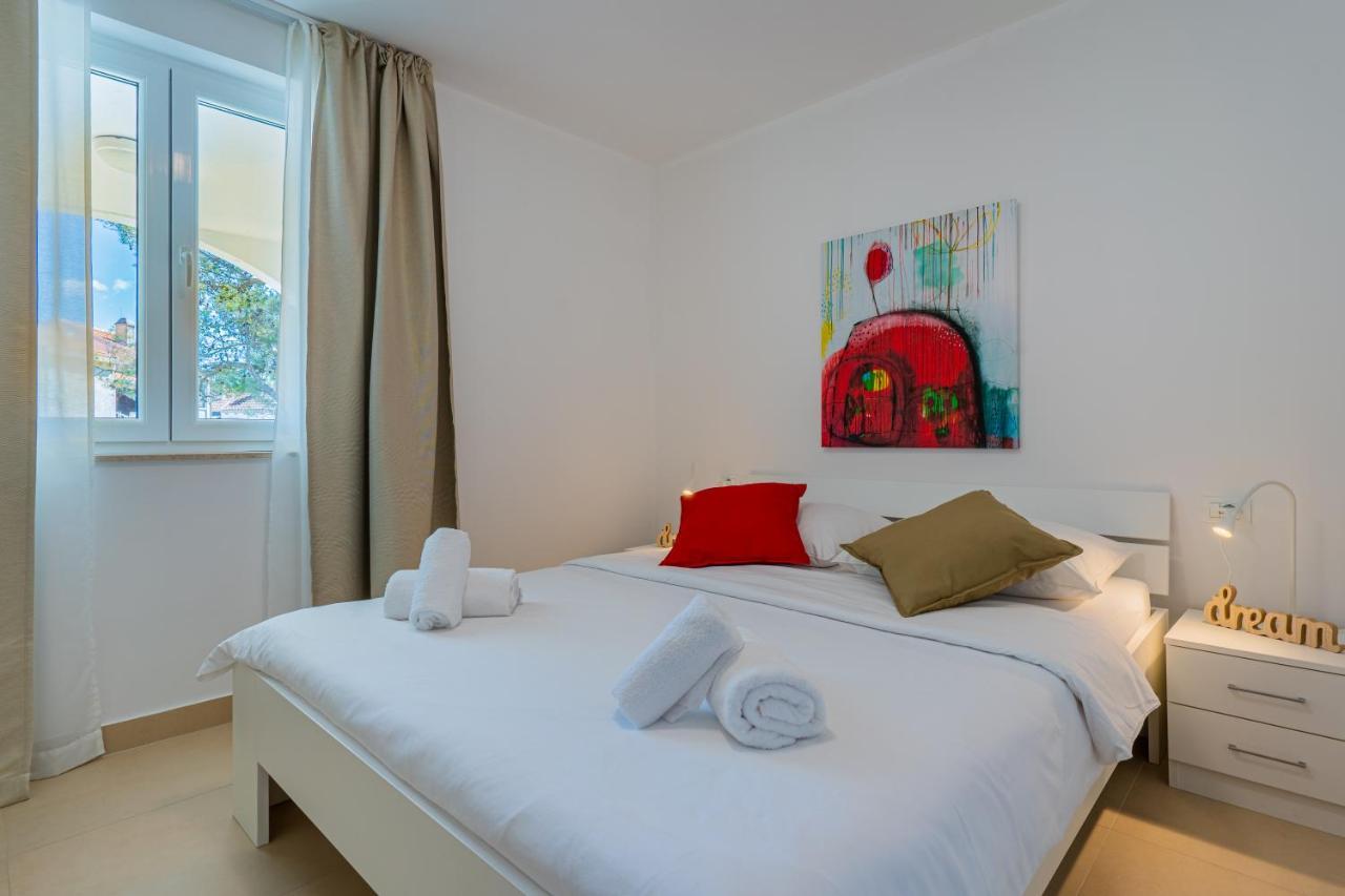 Lopari Apartment *
